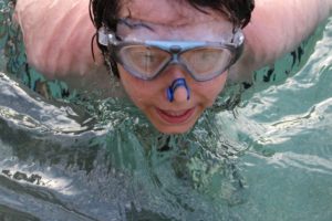 Schwimmen Tauchen Kunststoff-Nasenklammer Displayschutzfolie 2Stk blau/schwarz 